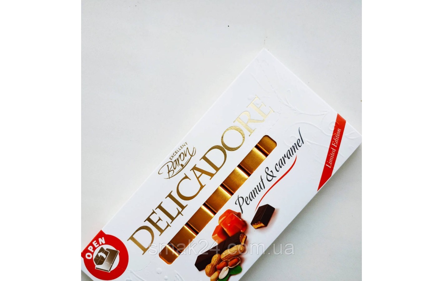 Шоколад чорний Delicadore Peanut &Caramel (арахіс і карамель) Польща 200 г