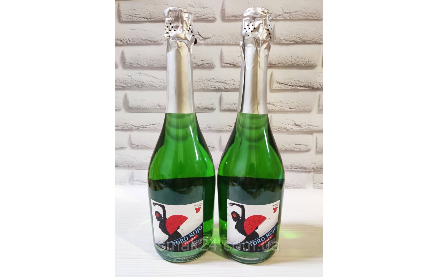 Винний напій ігристий Bodegas Toro Rojo Moscato бірюзовий напівсолодкий 0.75 л 7% Испания