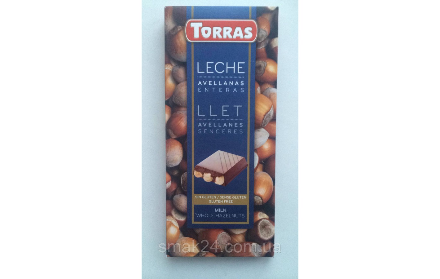 Шоколад молочный  Torras с цельным лесным орехом Испания 200г