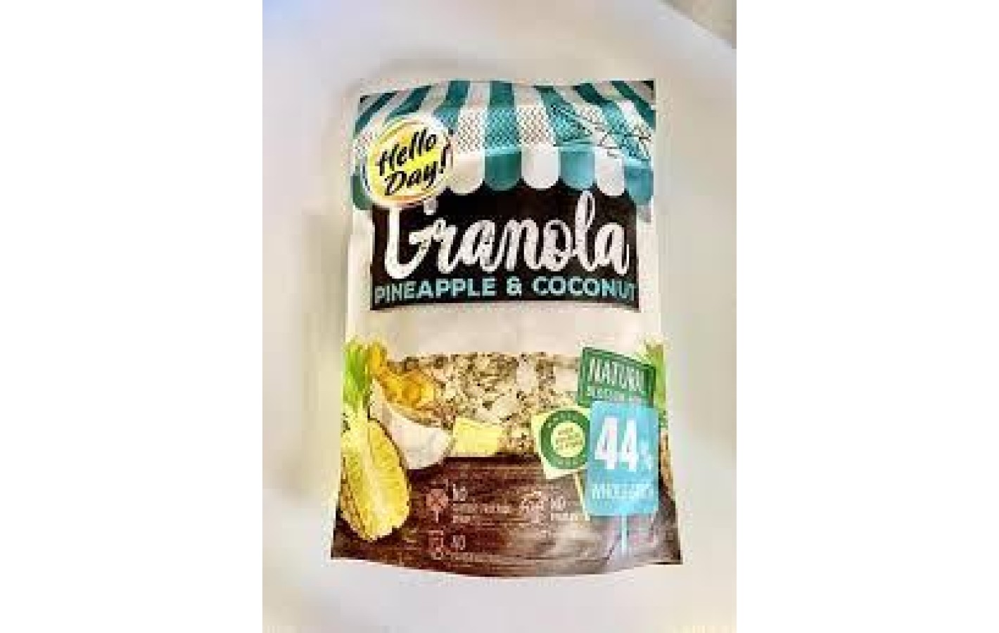 Гранола с ананасом и кокосом Granola Natural Nuts Hello Day 300 г Польша