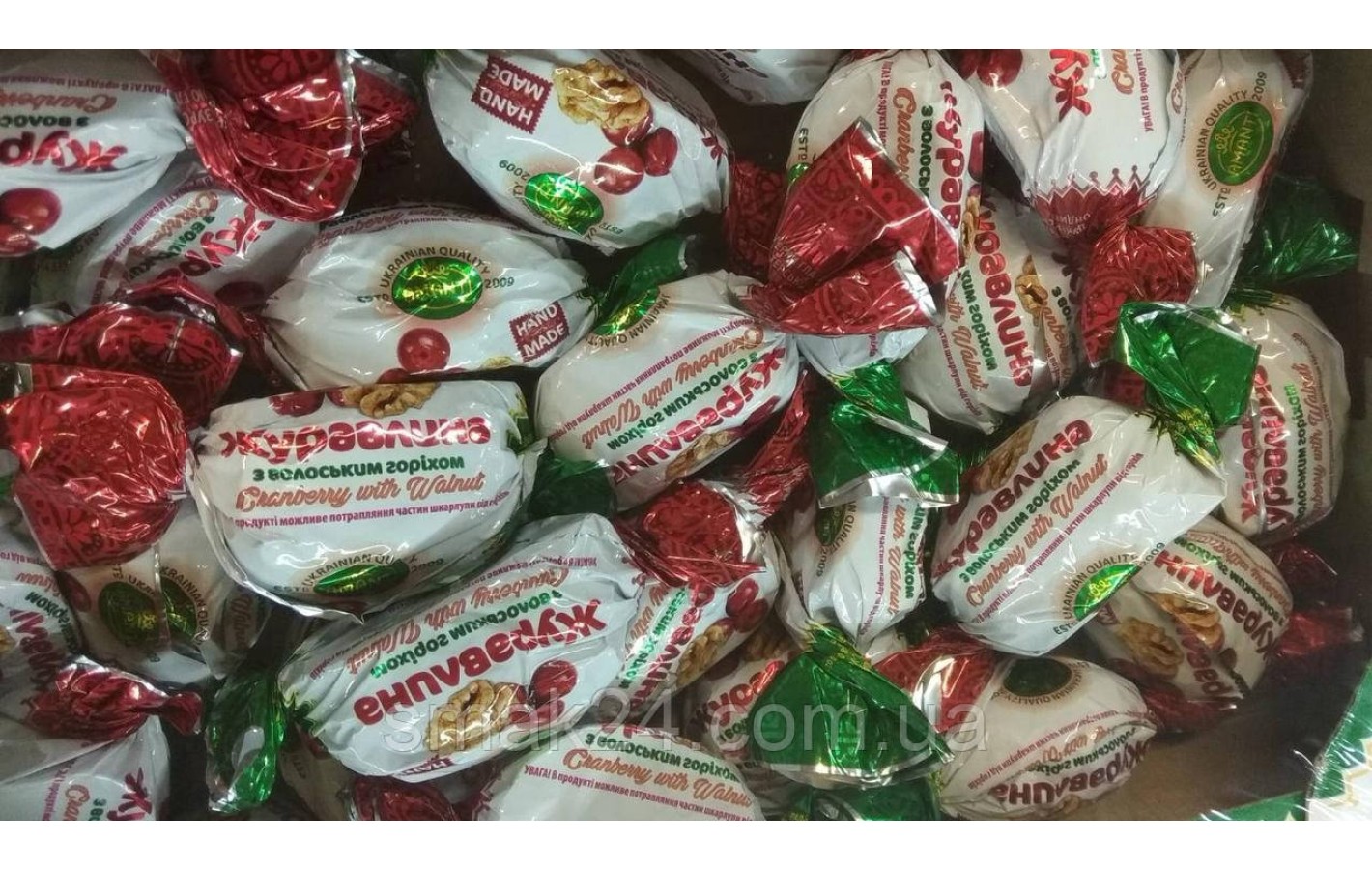 Конфеты клюква с грецким орехом в шоколаде Amanti, 1 кг