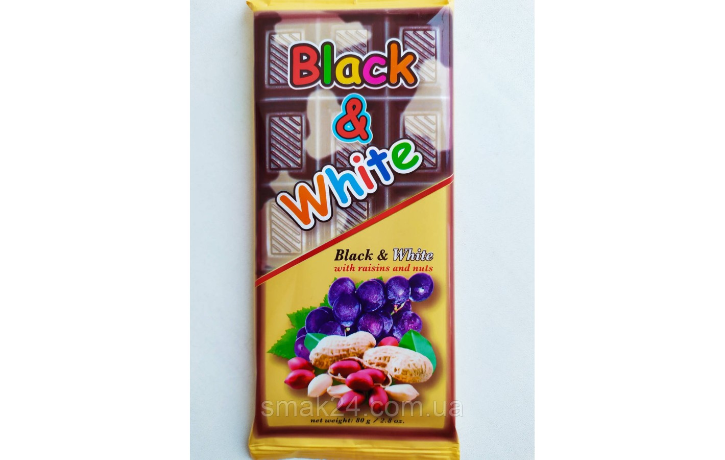 Шоколад (плитка) з арахісом і родзинками Black&White 80г Польща