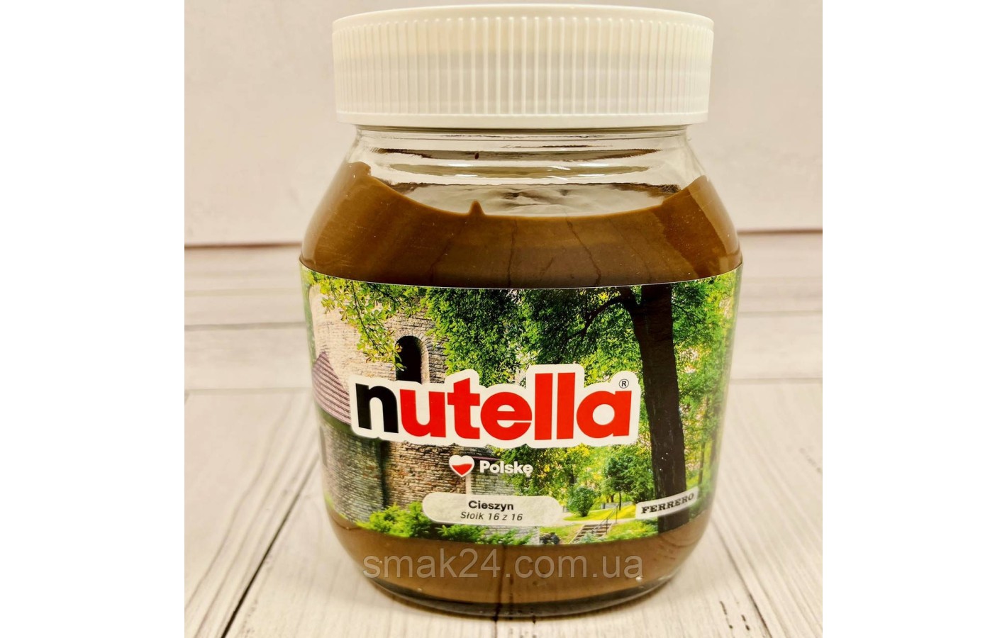 Шоколадно-ореховая паста NUTELLA с лесными орехами Ferrero 600г