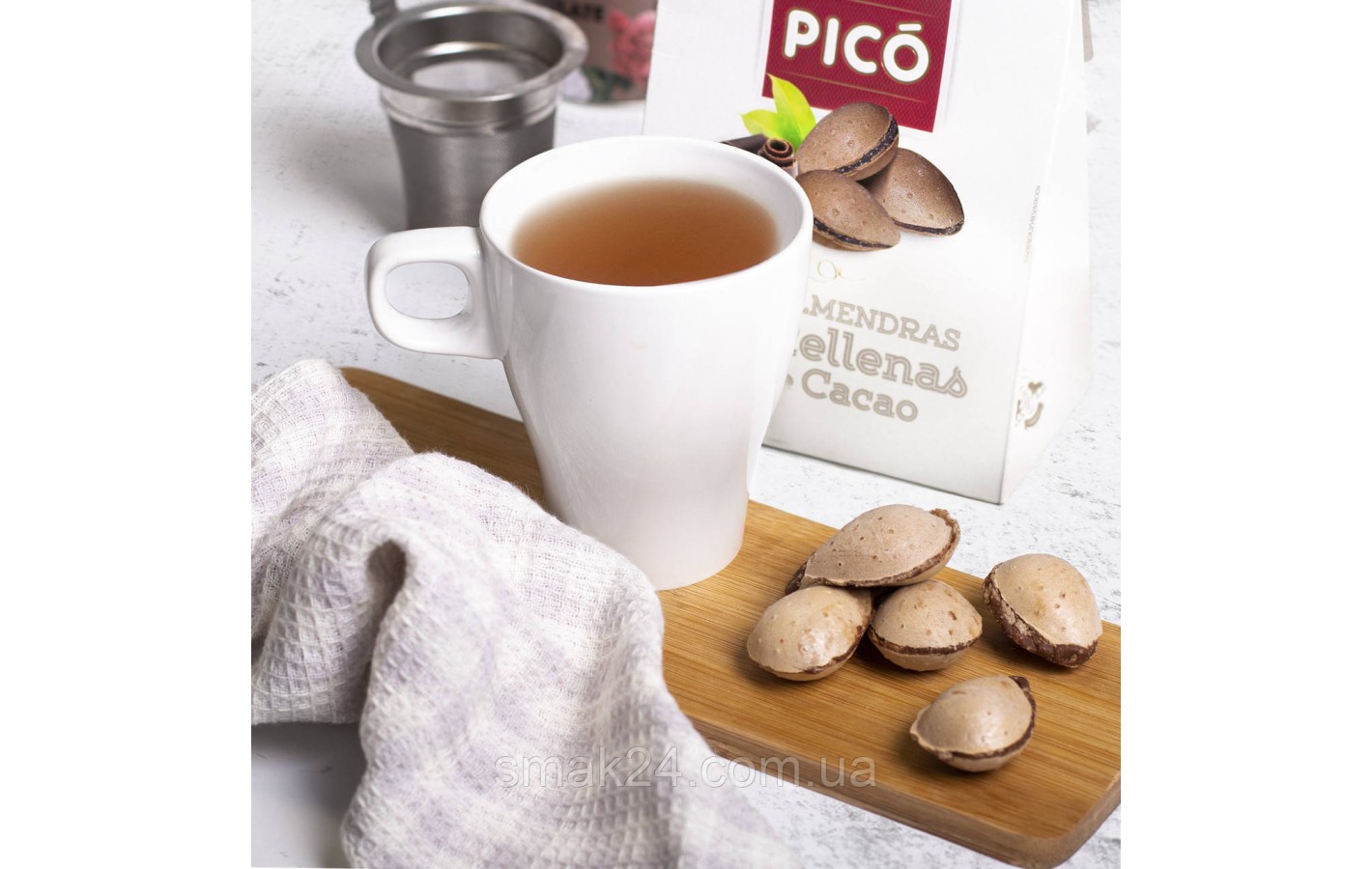 Цукерки Мигдальна нуга Pico Almendras Rellenas de Cacao 150 г Іспанія