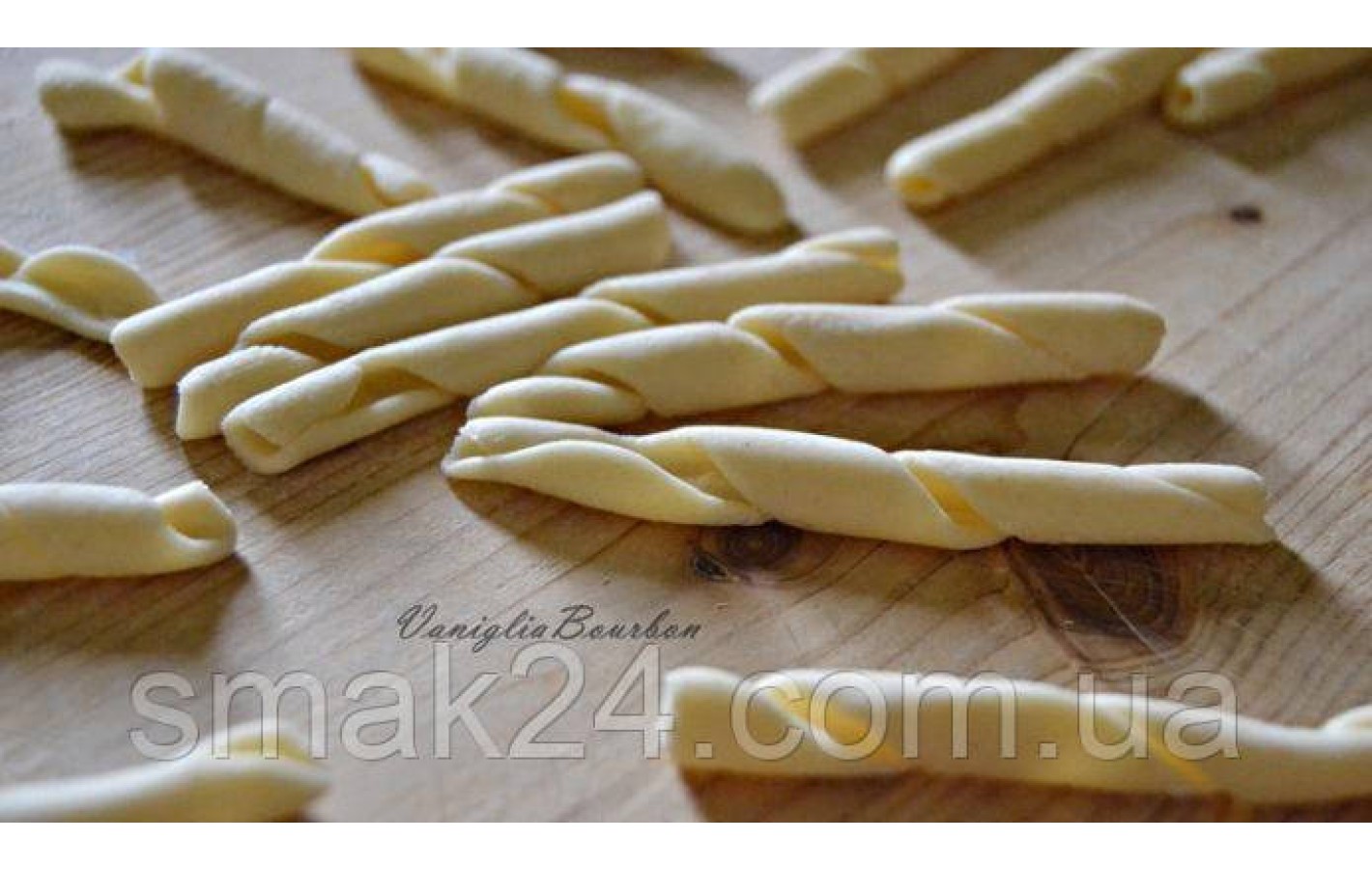 Макаронные изделия Фусилли с томатом и шпинатом ITALIAMO Fusilli pugliesi Tris 500г Италия