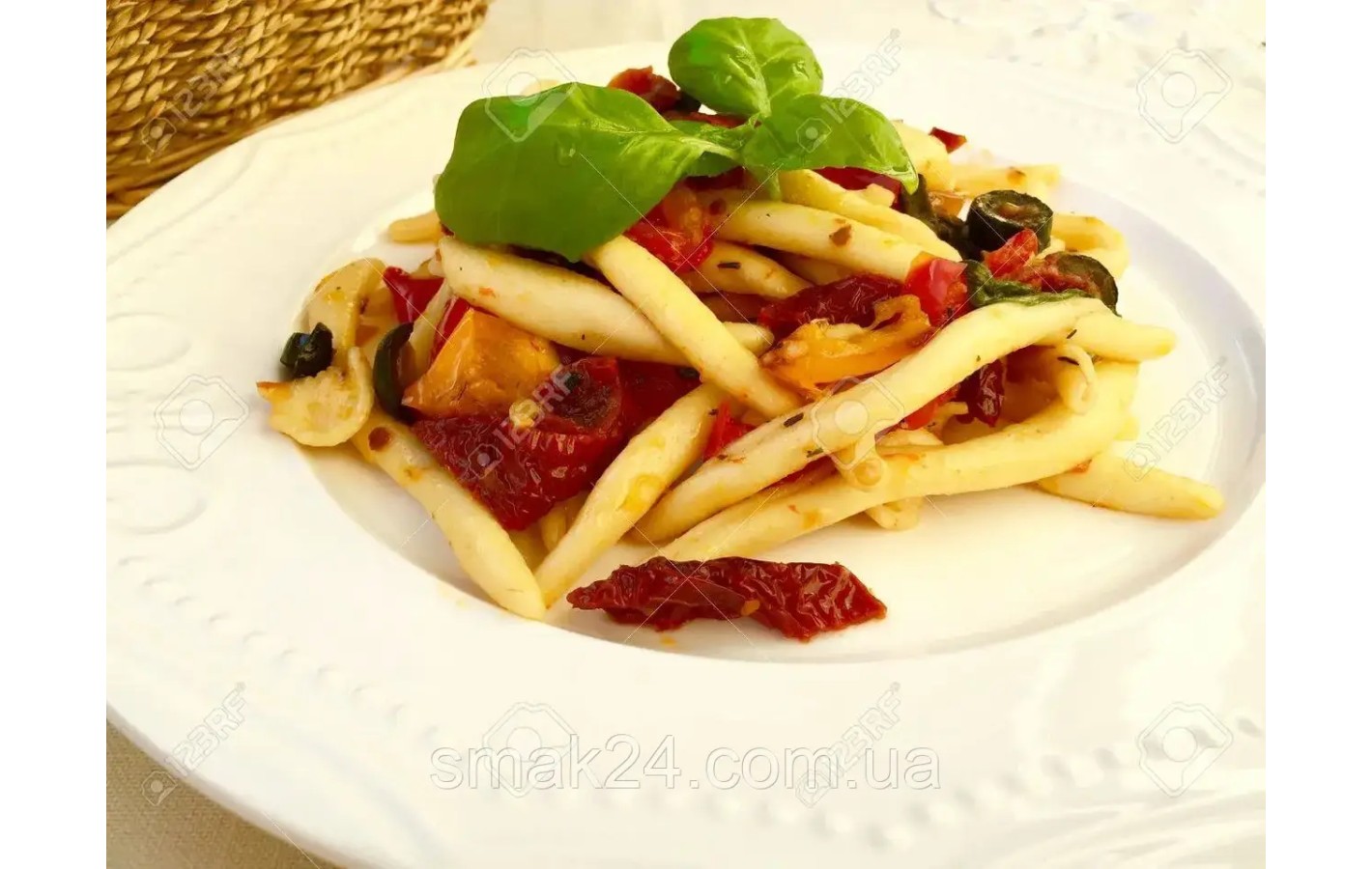 Макаронные изделия Фусилли с томатом и шпинатом ITALIAMO Fusilli pugliesi Tris 500г Италия