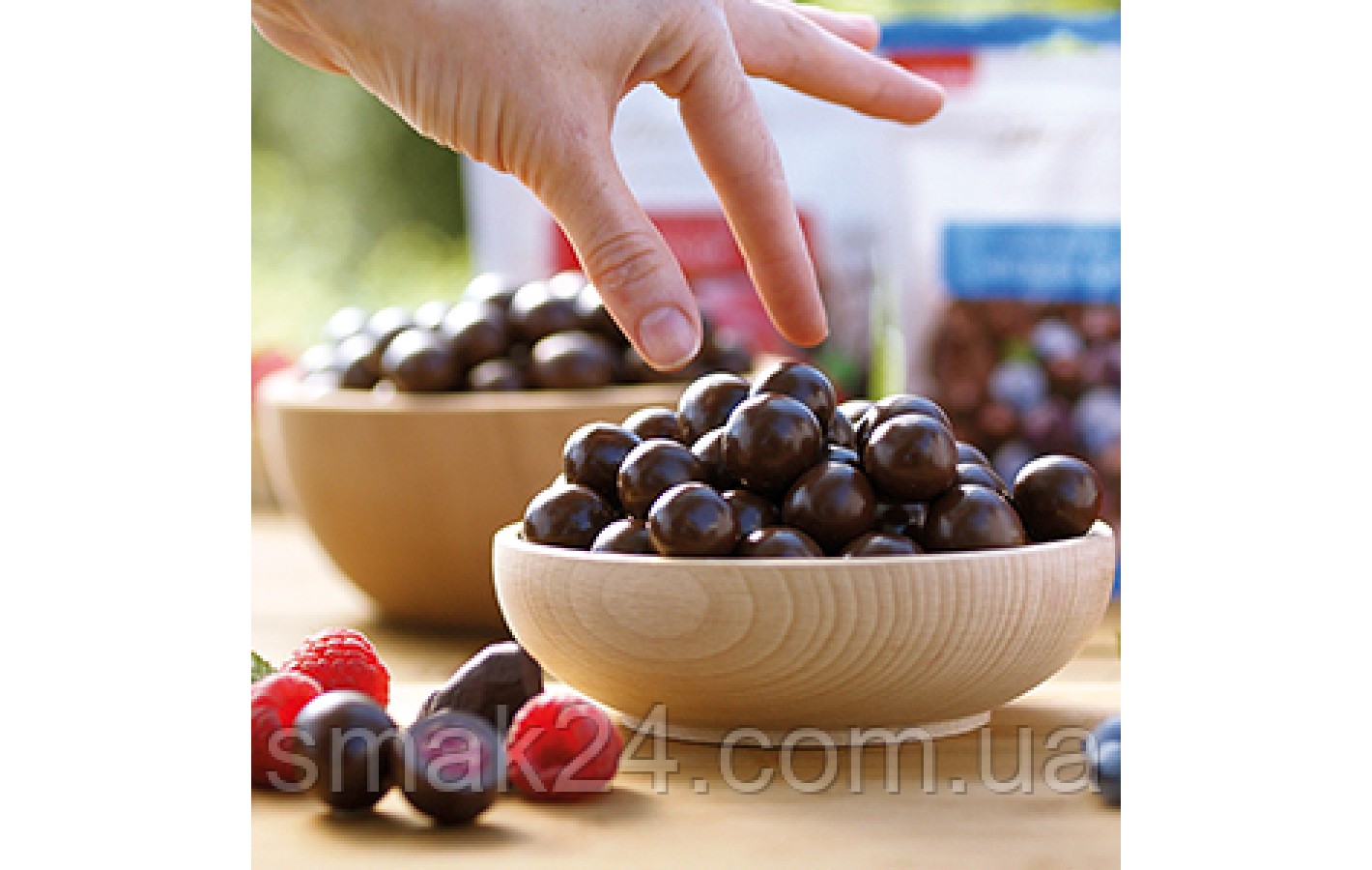 Конфеты/Сублимированные фрукты в шоколаде Lind Lindt Sensation Fruit Himlbeere&Cranberry 150г Франция